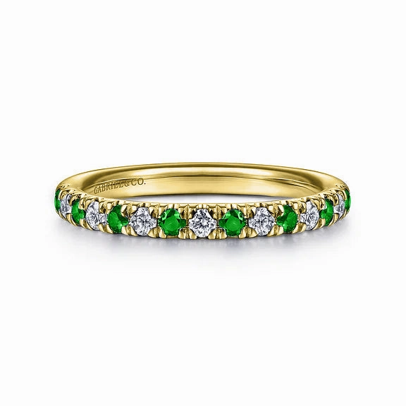Contemporary Art 14K Yellow Gold 15 Stone Diamond and Emerald Anniversary Band