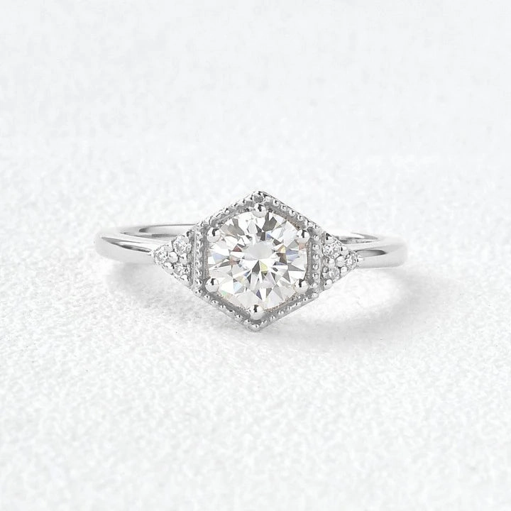 Timeless Radiance 1.0ct Geometric Lab Grown Diamond Gold Ring