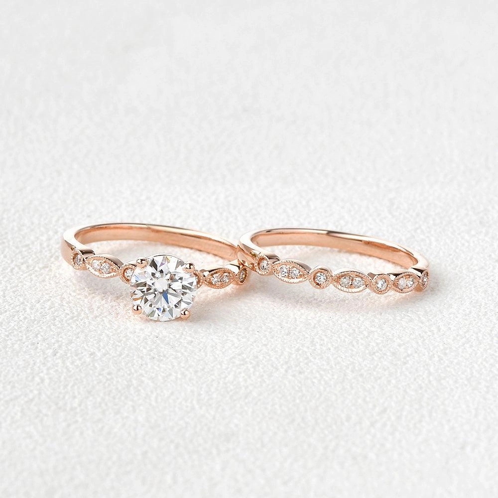 1.0ct Moissanite Classic Four Prongs Ring Set 2pcs Vibrant Feel