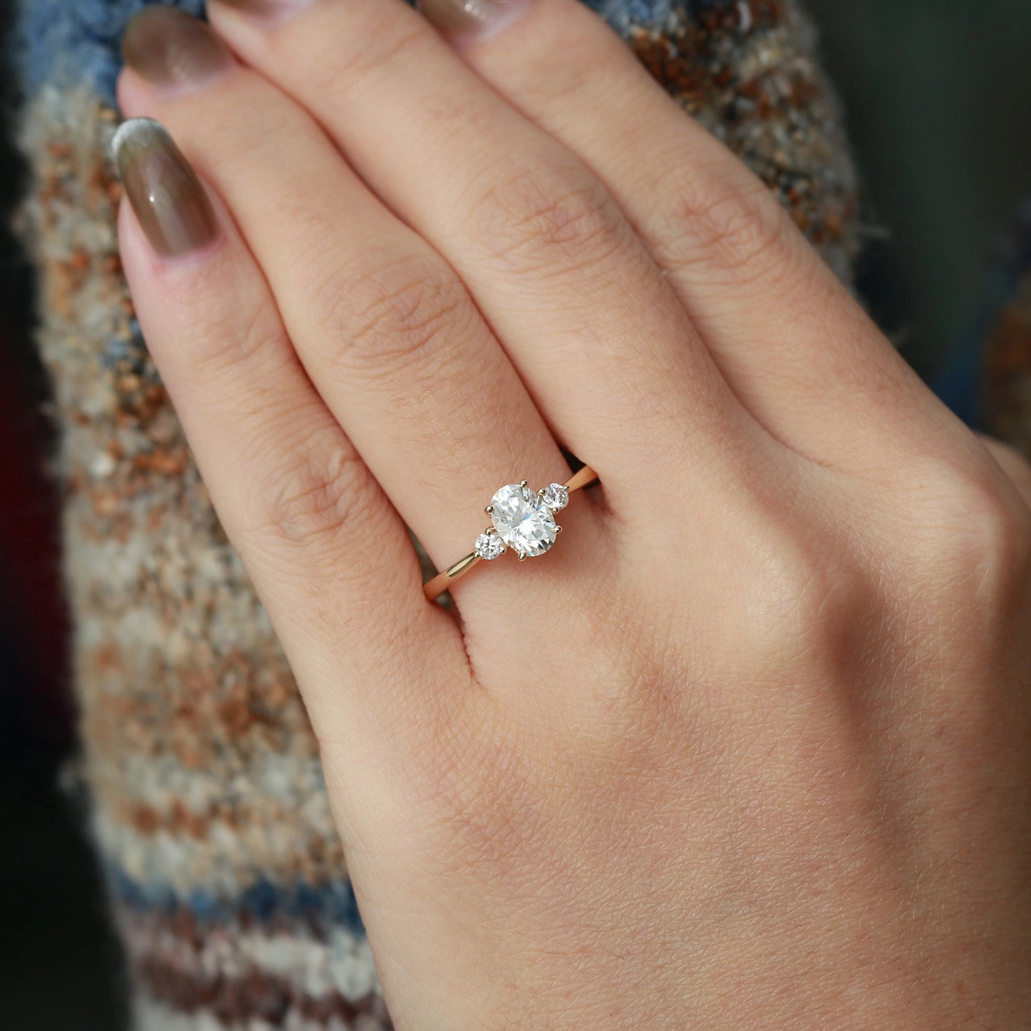 1.0ct Oval Moissanite Classic Three-stone Ring Distinctive Layer