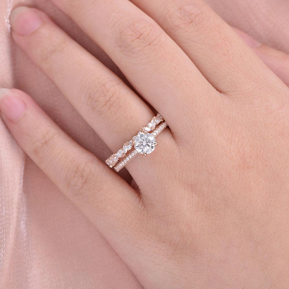 1.0ct Round Cut Moissanite Simply Vintage Gold Ring Set 2pcs Exclusive Jewelry Sophisticated Element