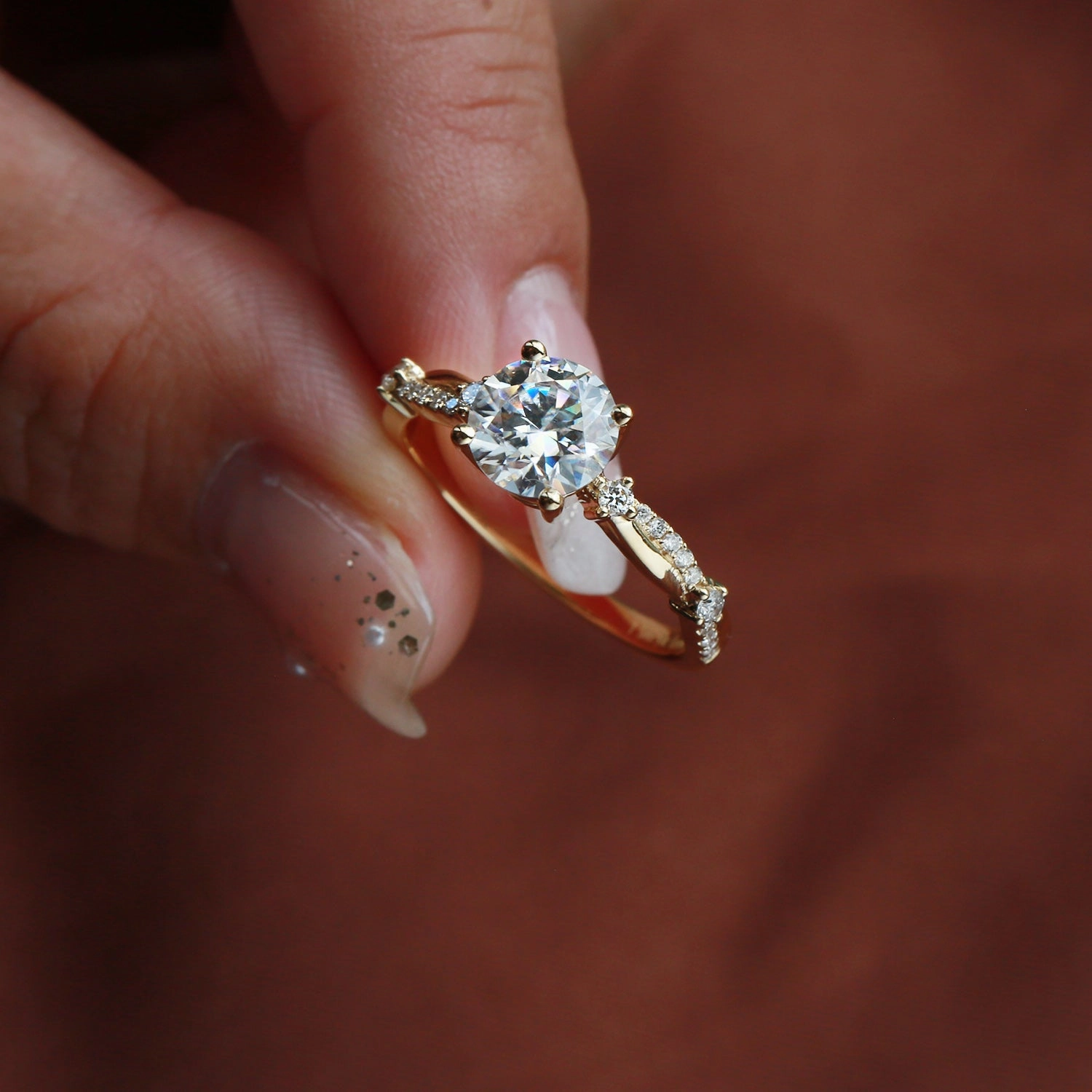 1.0ct Round Cut Moissanite Twisted Solitaire Ring Street Detail Minimalist Piece