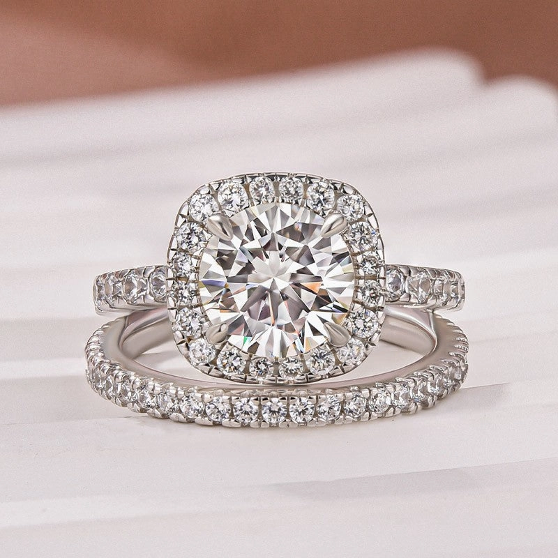 Subtle Look Gleaming Feature 2.0Ct Halo Round Cut White Gold Moissanite Diamond Wedding Ring