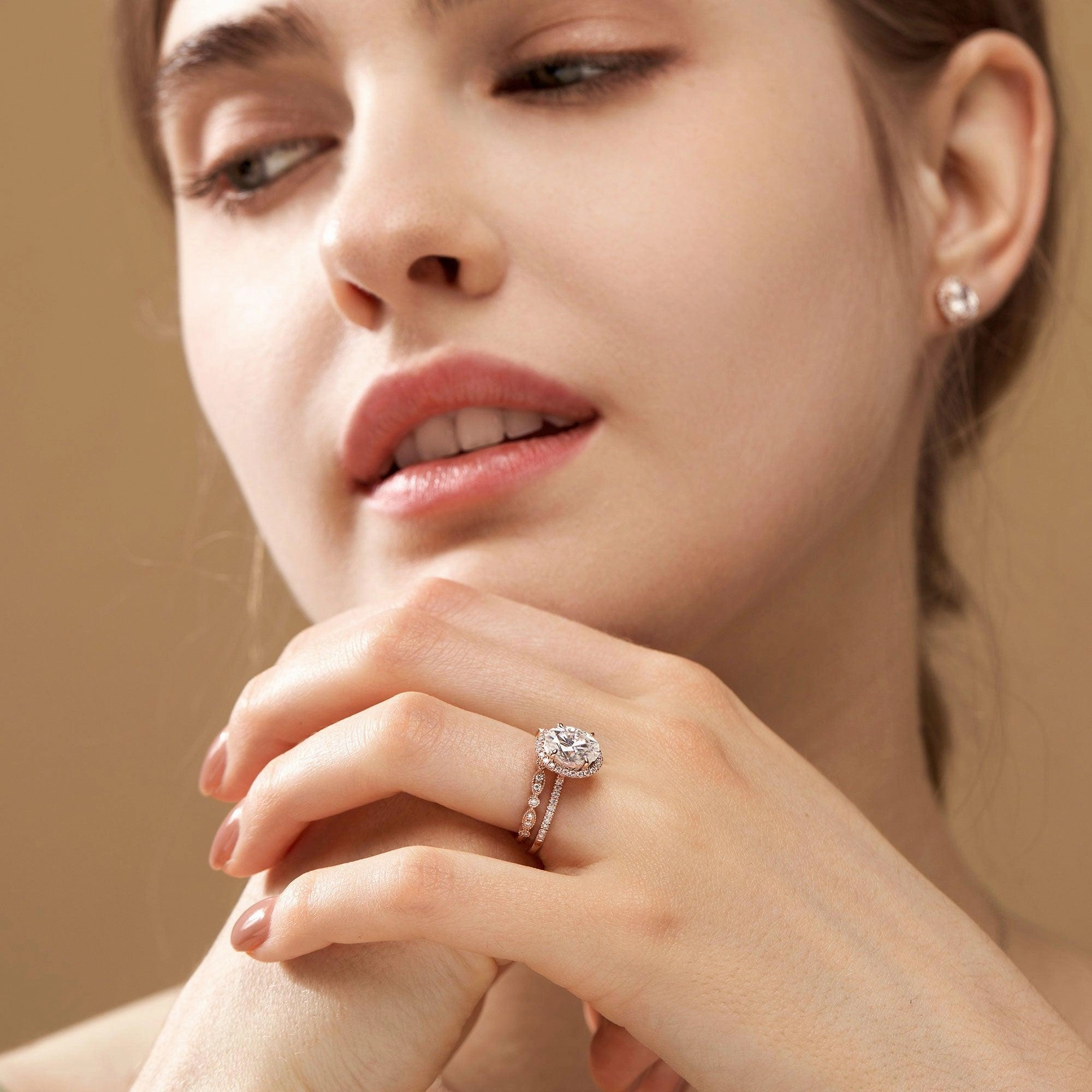 Artisan Craft 2.0ct Oval Moissanite Pave Vintage Halo Ring Set 2pcs - Olivia