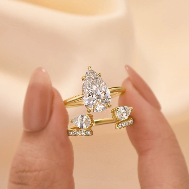 Glamorous Appeal 4.0 Ct Pear Cut Insert Wedding Ring Set In Sterling Silver For Women