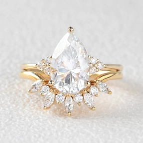 4.0ct Pear Moissanite Cluster Engagement Ring Set 2pcs premium design