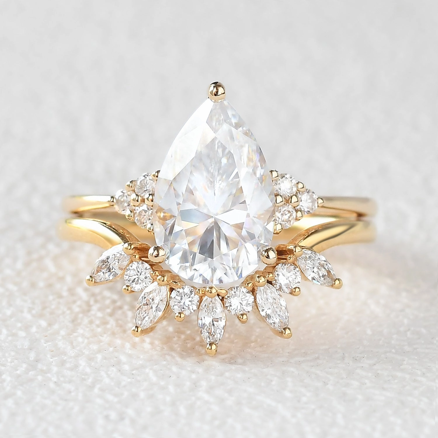 Fresh Statement 4.0ct Pear Moissanite Cluster Engagement Ring Set 2pcs