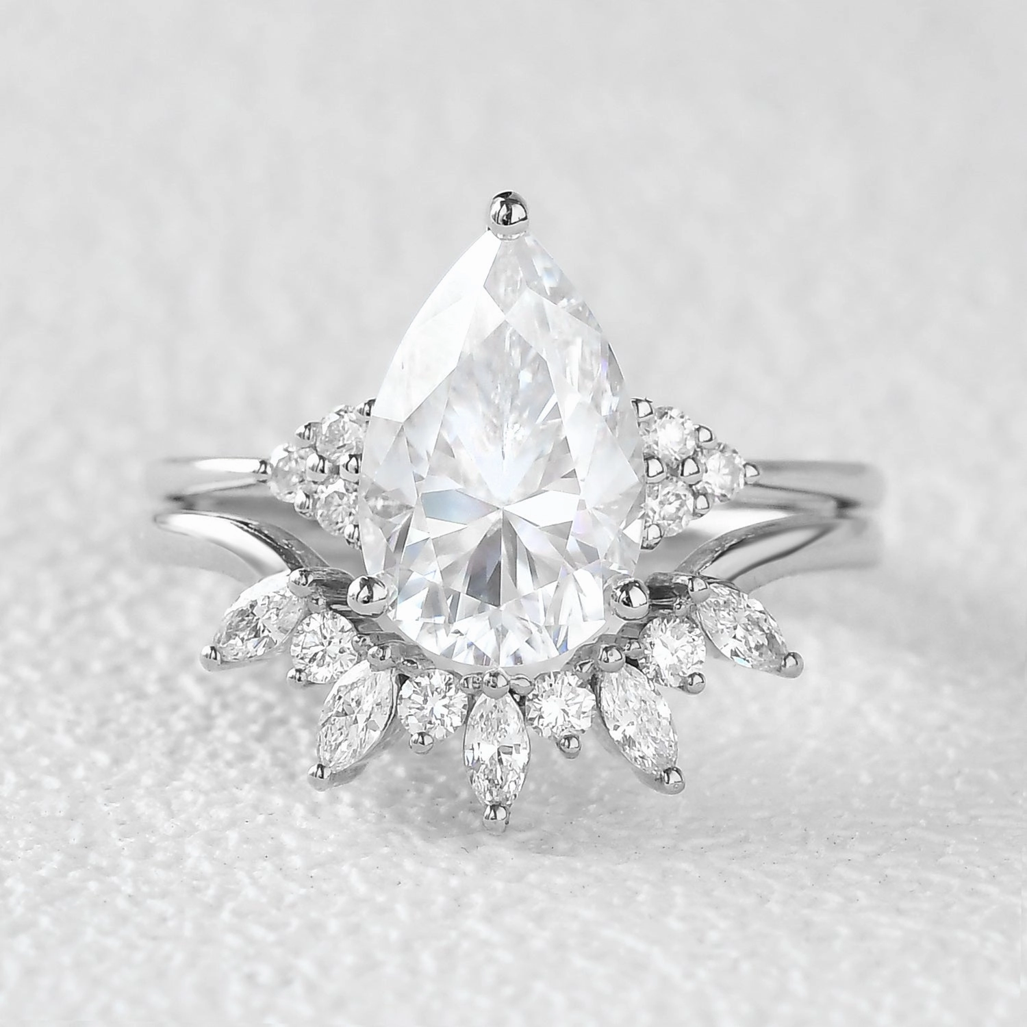 4.0ct Pear Moissanite Cluster Engagement Ring Set 2pcs All ages