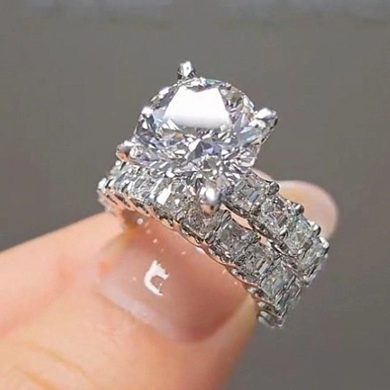 Polished Highlight Versatile Craft 4.0Ct Round Cut Wedding Ring Set