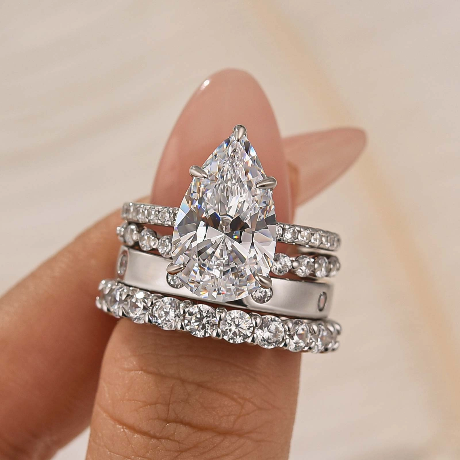 Clean Accent Ethereal Mood 4PC 4.5Ct Pear Cut Wedding Ring Set With Three Classic Wedding Bands