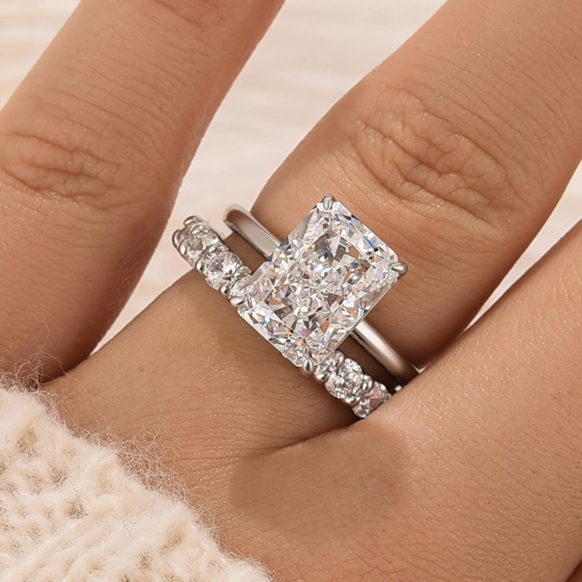 Artistic Flair Chic Highlight 5.0Ct Radiant Cut Promise Ring For Her With Round Cut Wedding Band