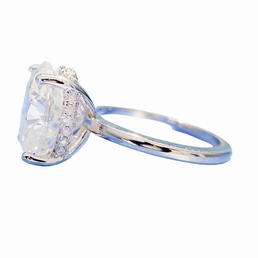 Everyday Highlight 6 Carat Solitaire Oval Diamond Engagement Ring | S925 | Moissanite