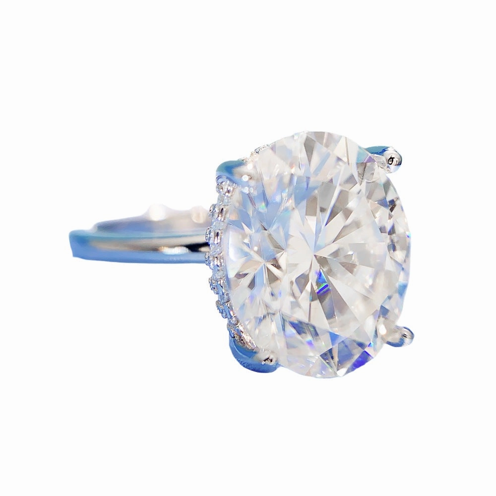 6 Carat Solitaire Oval Diamond Engagement Ring | S925 | Moissanite Glam Present