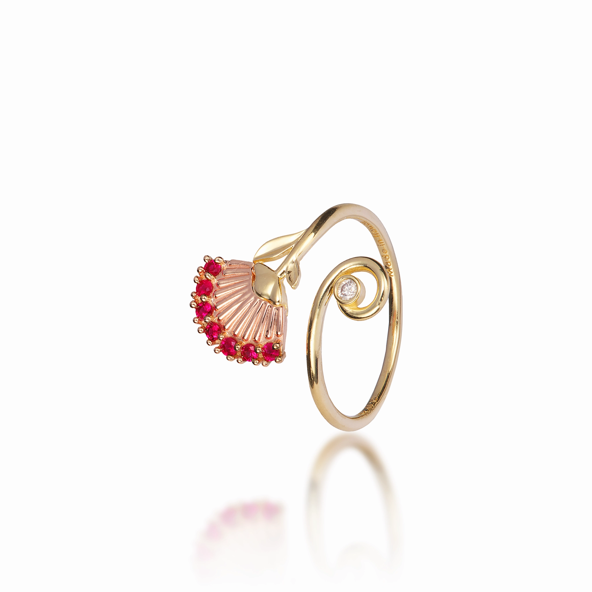 ???hi?a Lehua Ruby Ring in Two Tone Gold with Diamond - 18mm Glistening Detail