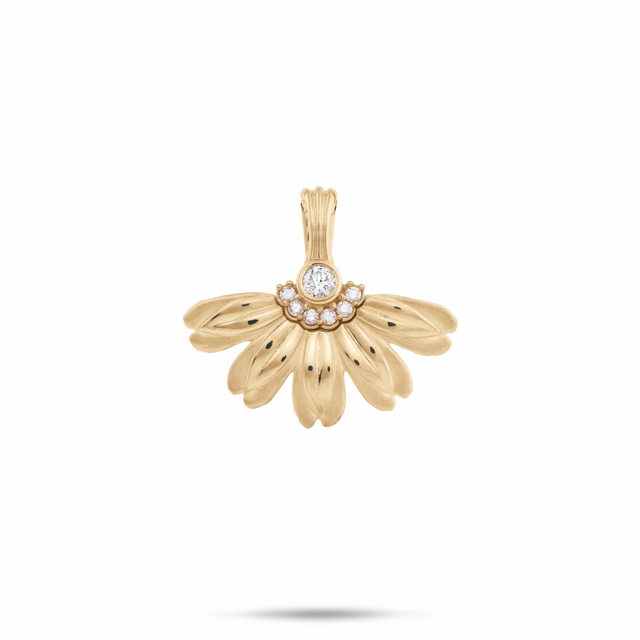 Candid Shot Finest Highlight Beach Naupaka Pendant in Gold with Diamonds - 20mm