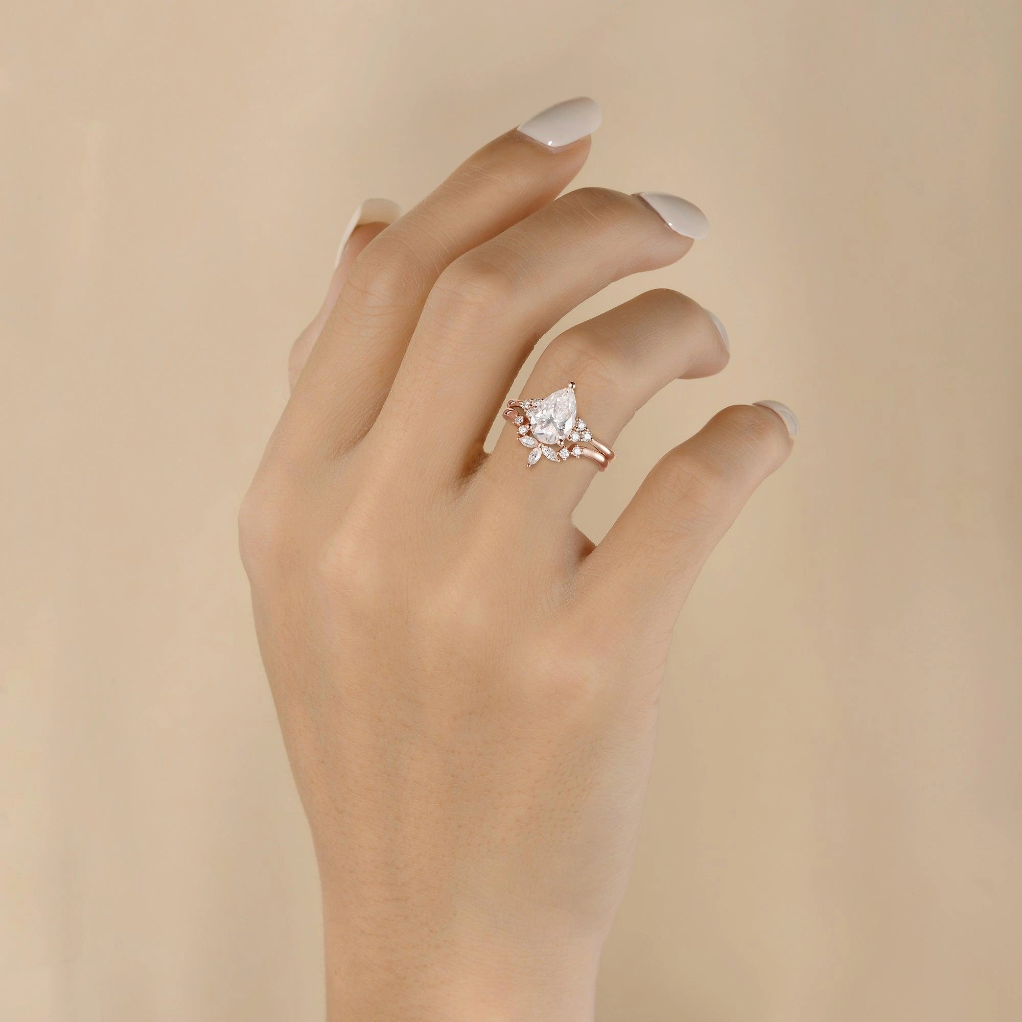 2.0ct Pear Shaped Moissanite Rose Gold Ring Set 2pcs Gentle Spark