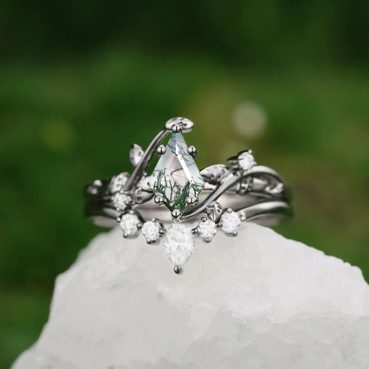 Neutral palette Black Gold Kite Cut Moss Agate Leafy Bridal Ring Sets 2pcs - Willow
