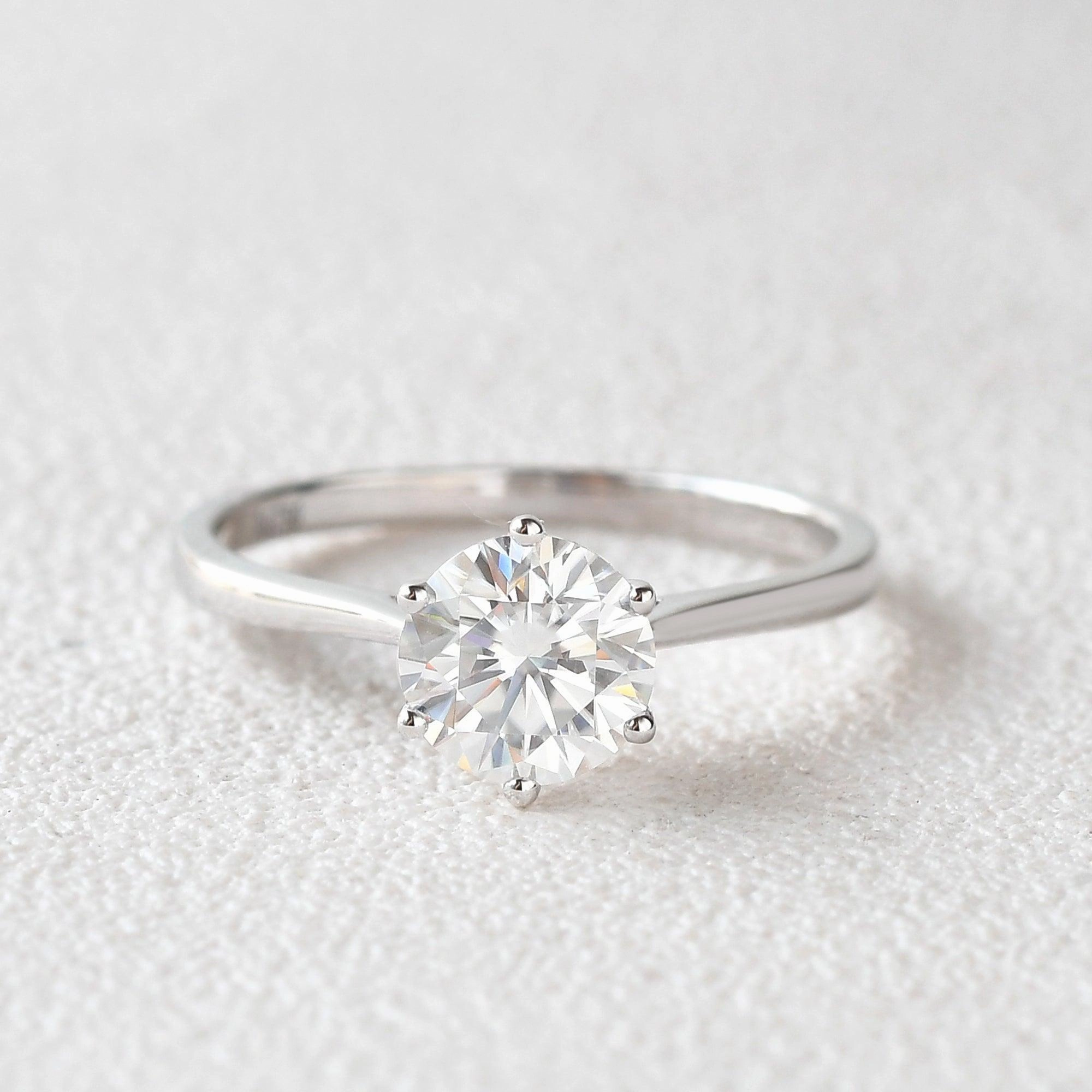Delicate Touch 1.0ct Round Moissanite Six-prong Classic Solitaire Ring