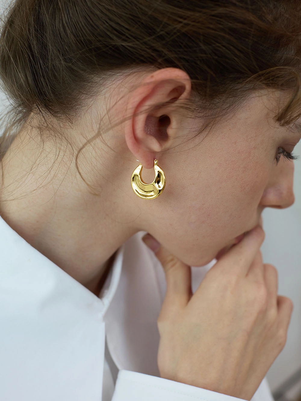 Attractive Jewelry Gold Pinched Sculptural Huggie Hoops