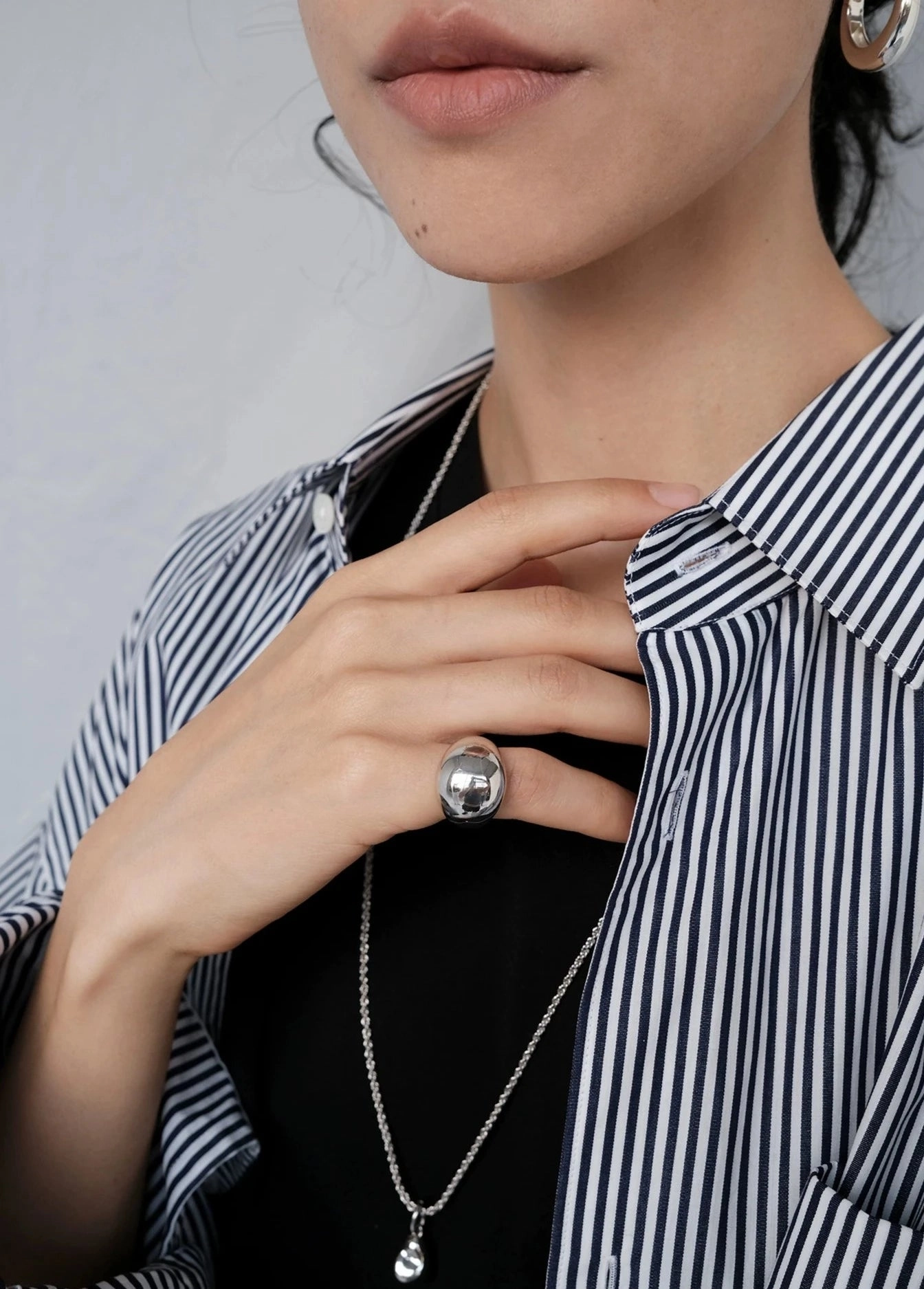 Romantic Expression Waterproof Seal Chantae Curved Dome Ring Gold