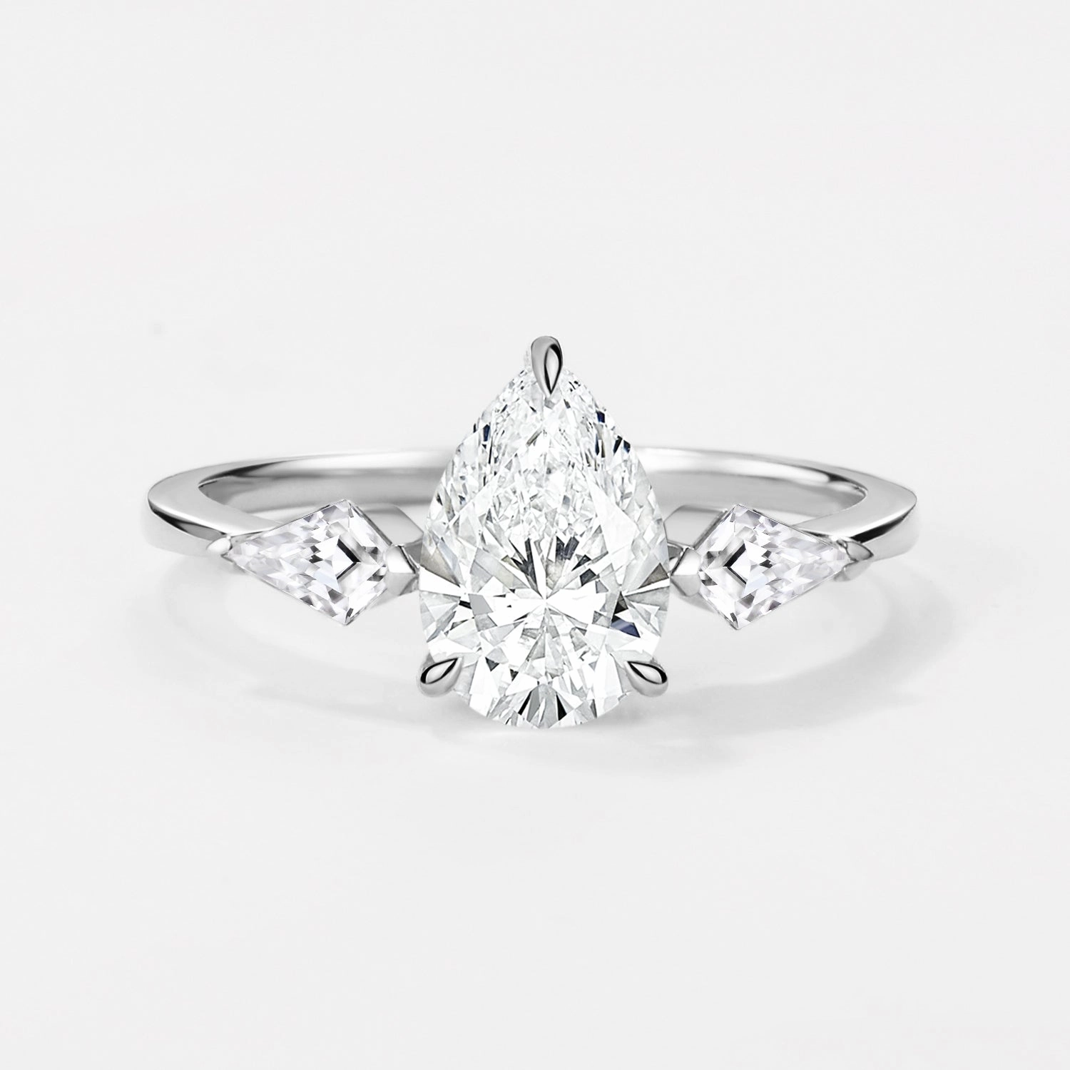 Precious Jewelry Pieces 1.0ct Pear Shaped Colorless Lab Grown Diamond Three Stone Gold Ring