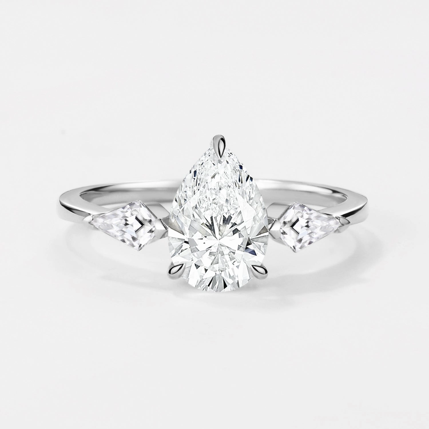Fashion pieces 1.0ct Pear Shaped Colorless Lab Grown Diamond Three Stone Gold Ring