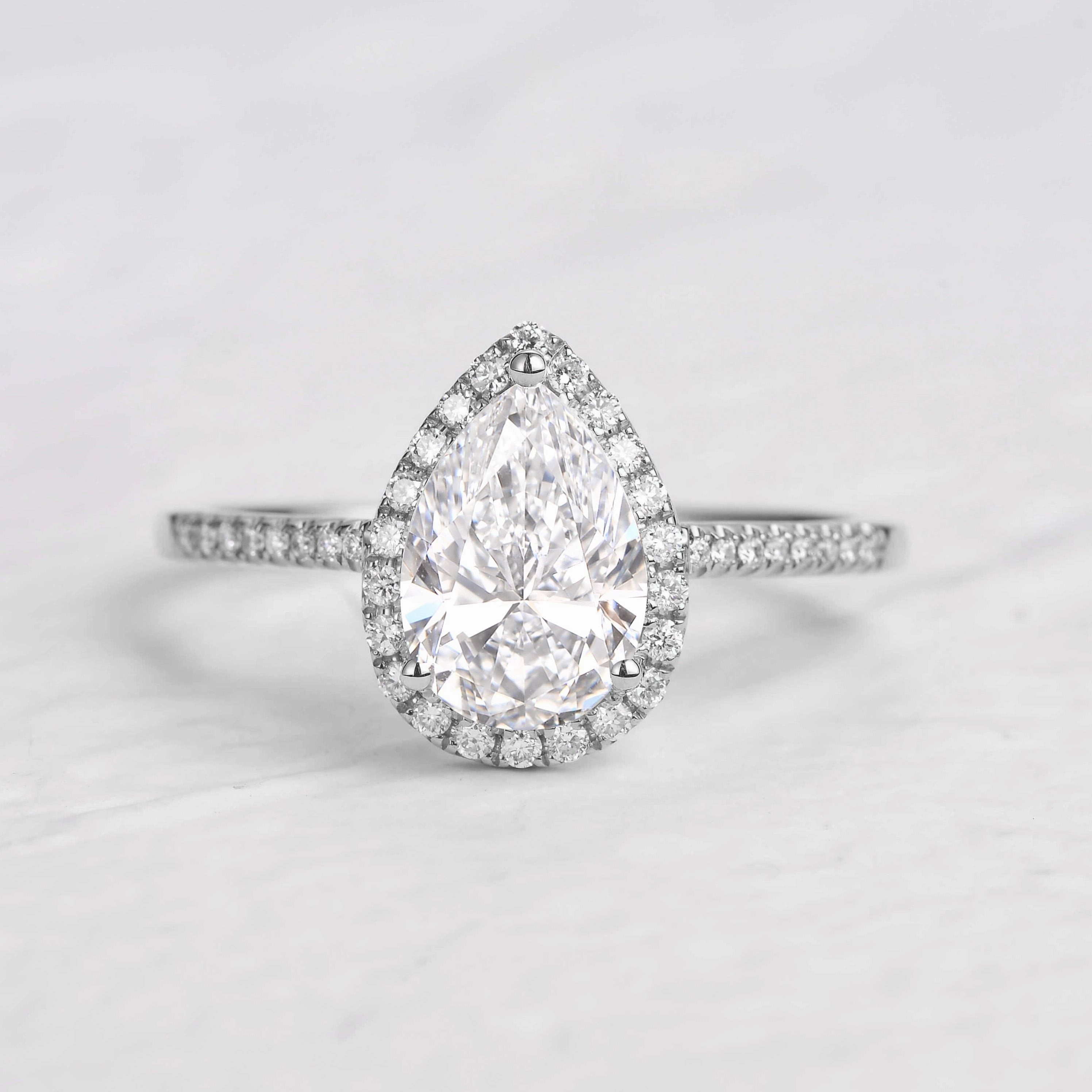 1.0-2.0ct Pear Shaped Lab Grown Diamond Classic Halo Gold Ring Timeless Detailing