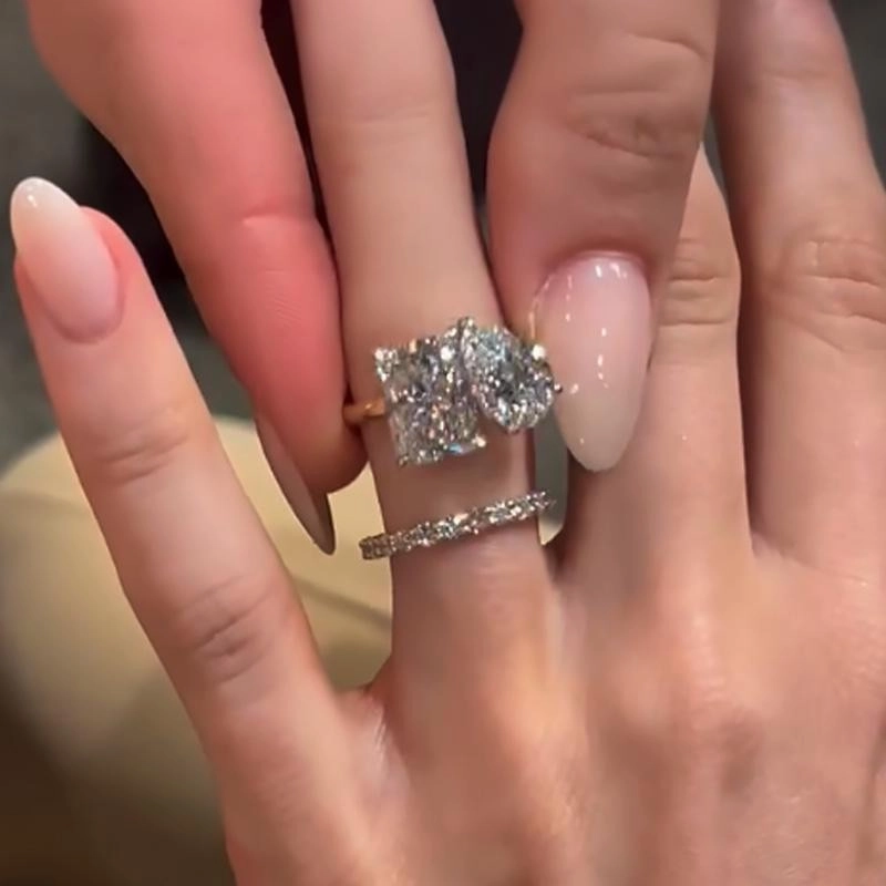 Expressive Feature Luxury Ready 4.8Ct Toi et Moi Radiant & Pear Cut Wedding Ring Set With Classic Wedding Band