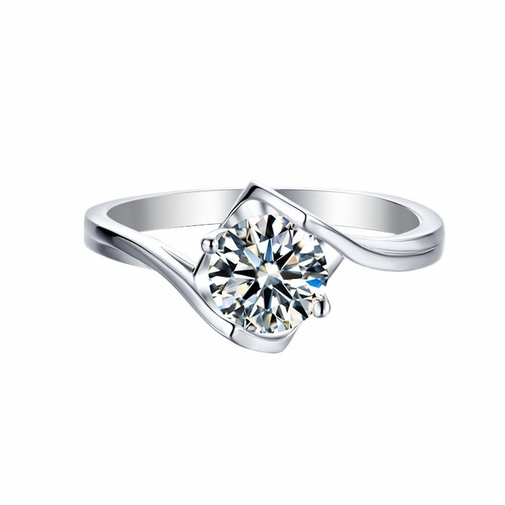 Minimal Feature Bold Lines Round Brilliant Heart Ring | S925 | Moissanite