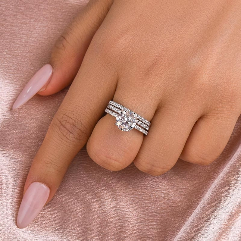 Louily Moissanite 2.0 Carat Round Cut 3PC Wedding Ring Set Sleek Touch