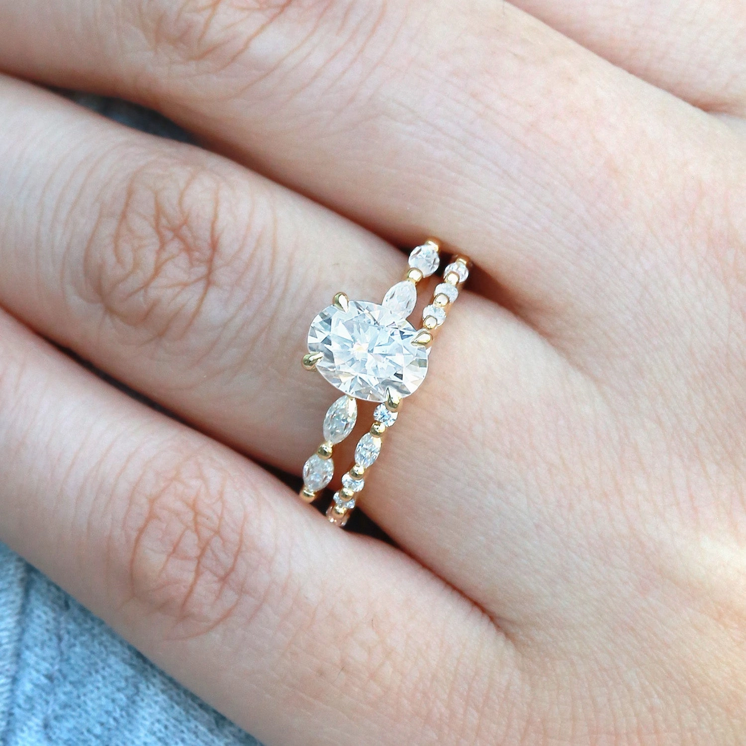 1.5ct Oval Cut Moissanite Pave Vintage Solitaire Ring Set 2pcs Artisan Craft Crisp Style