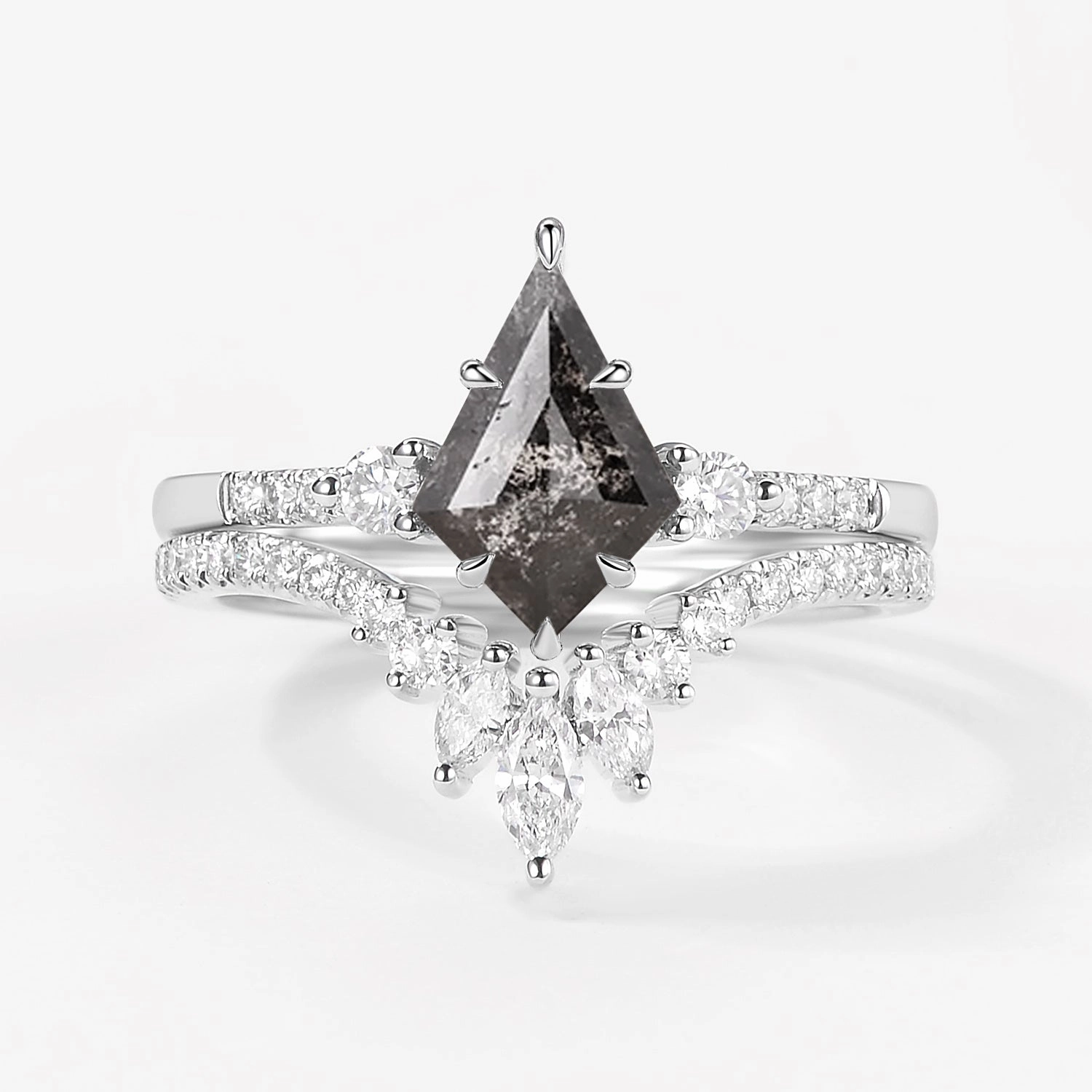 Impeccable Finish Bold Glow Kite Cut Black Rutilated Quartz Bridal Ring Set 2pcs