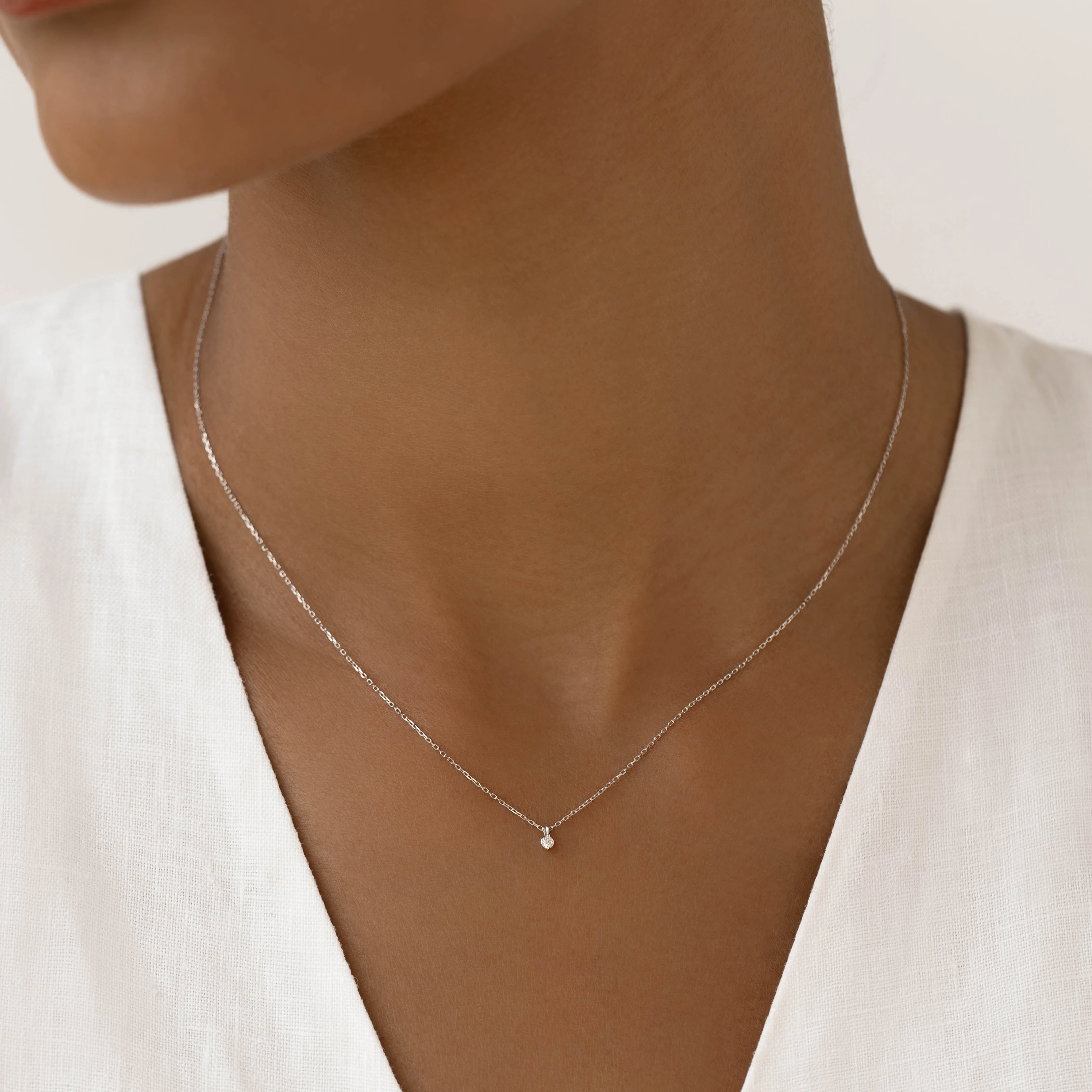 Stylish Glow Diamond Pendant Necklace White Gold - Athena