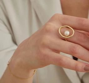 Beautiful Mark Contemporary Pearl Centro Ring Gold