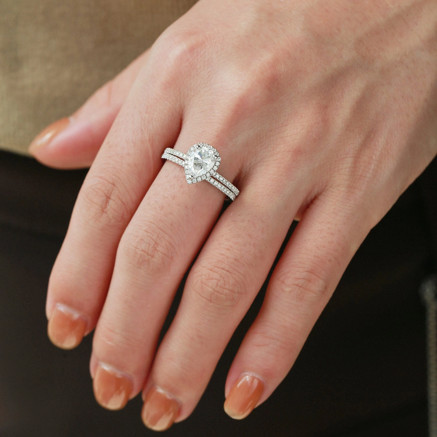 Creative Feature 1.5ct Pear Moissanite Classic Halo Ring Set 2pcs