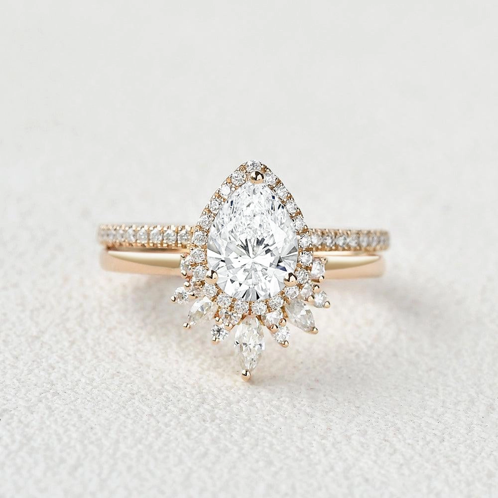 Luxury Accessory Impeccable Touch Pear Cut Lab Grown Diamond Halo Ring Set 2pcs