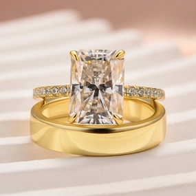 Camera Glow Vibrant Charm Moissanite 3.5 Ct Radiant Cut Yellow Gold Wedding Ring Set with Wide Wedding Band