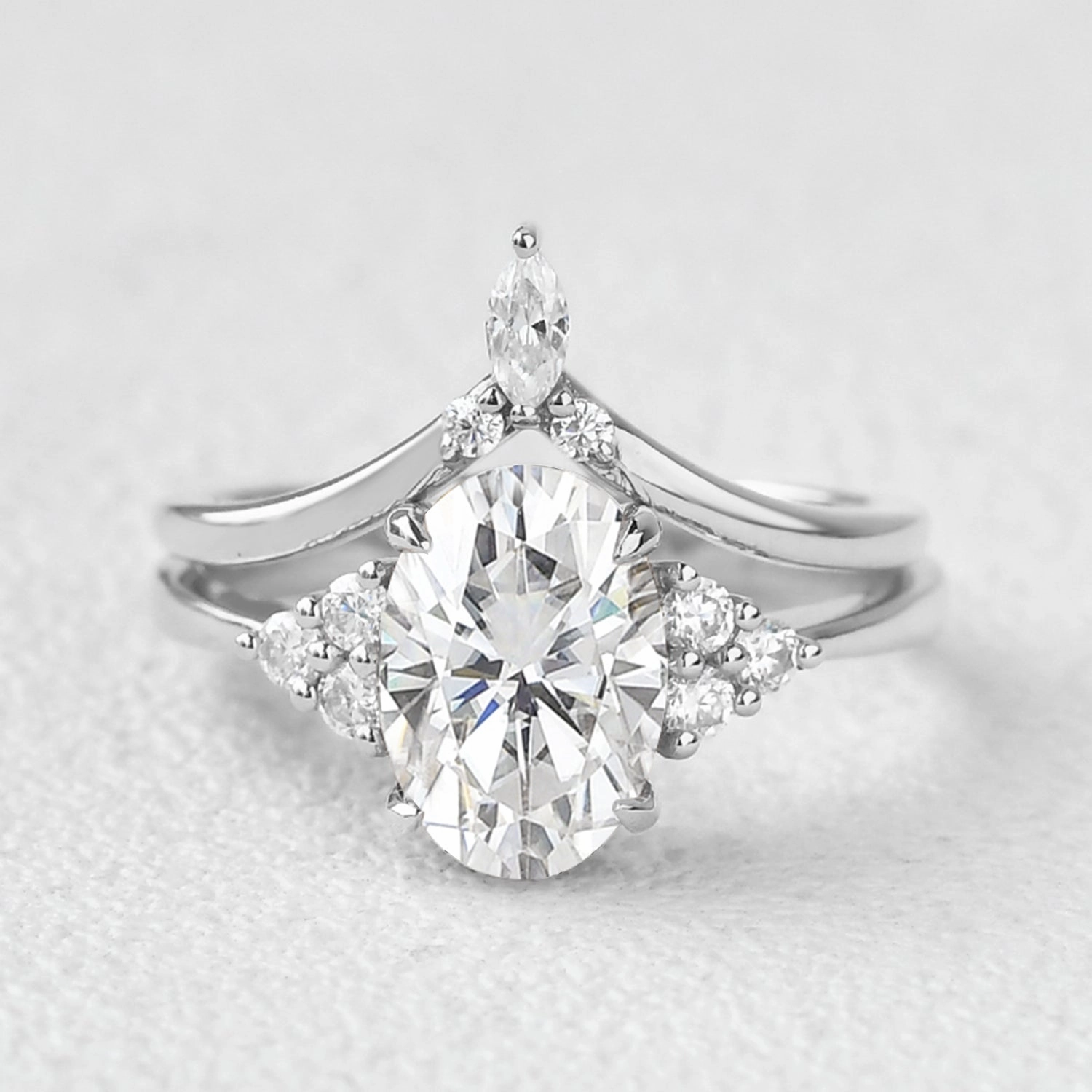 Glamour Shine 2.0ct Oval Cut Moissanite Vintage Gold Ring Set 2pcs