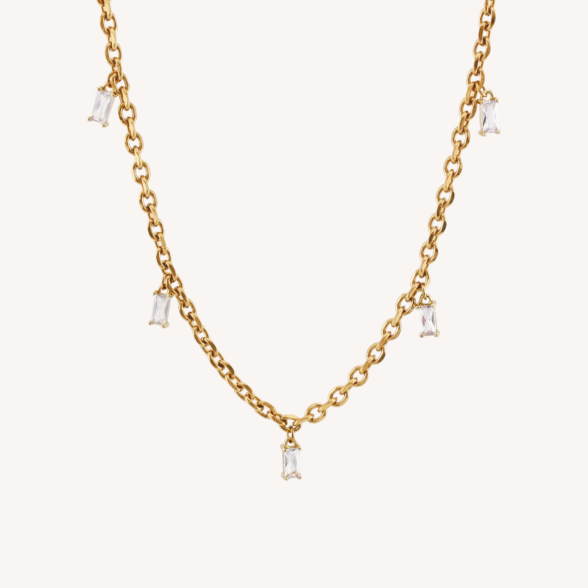 Sleek Highlight EMMIE ROLO CHARM NECKLACE