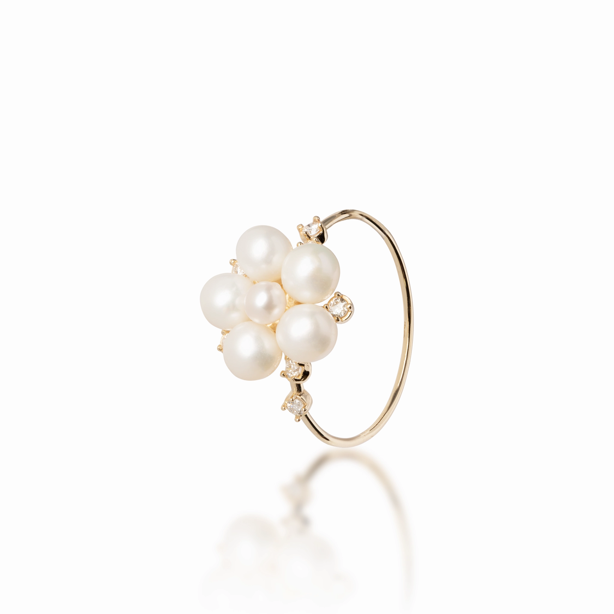 summer look Fresh Light Tiny Bubbles Freshwater White Pearl Ring in Gold with Diamonds