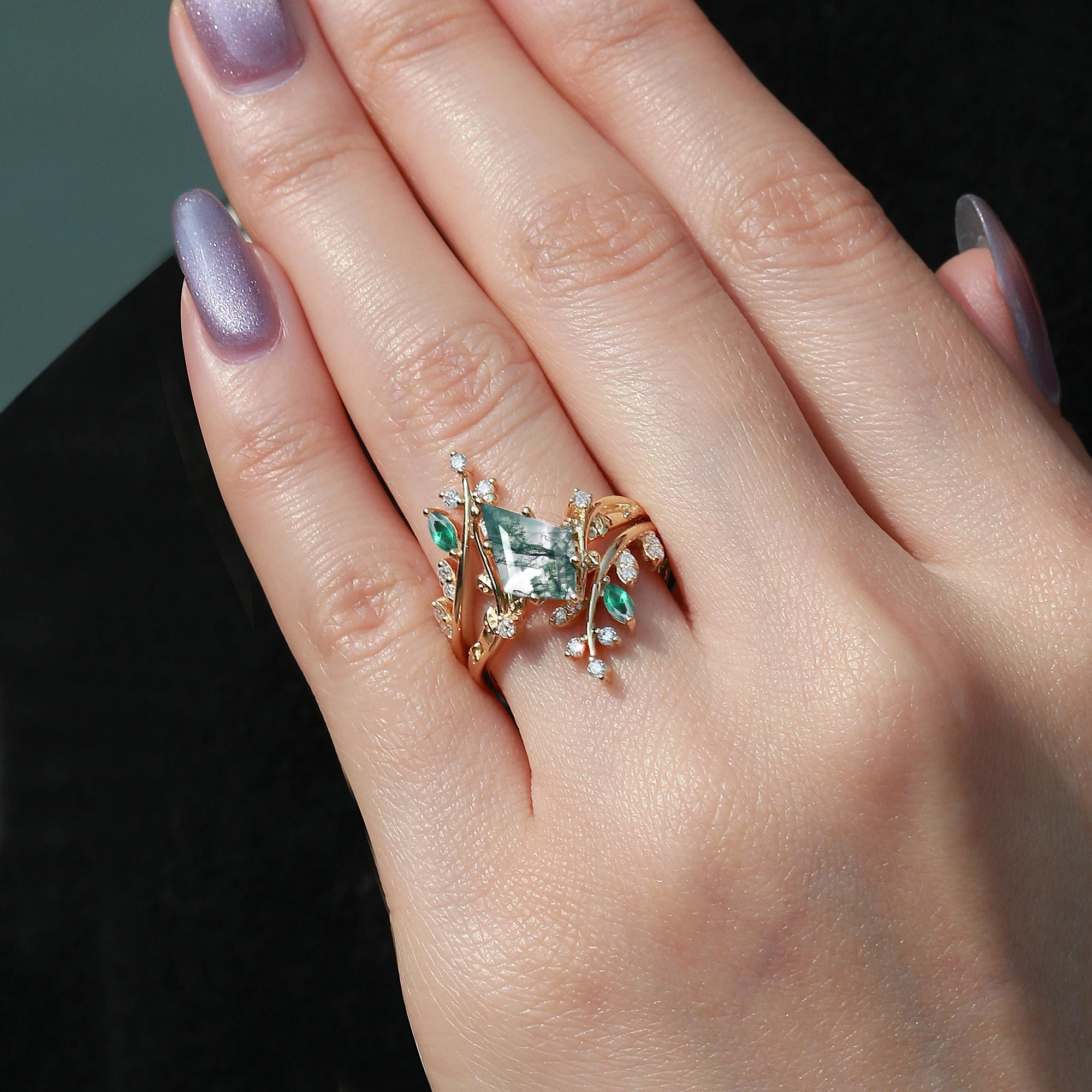 Sophisticated Appeal Unique Kite Cut Moss Agate & Emerald Cage Leafy Engagement Ring Sets 2pcs - Knight