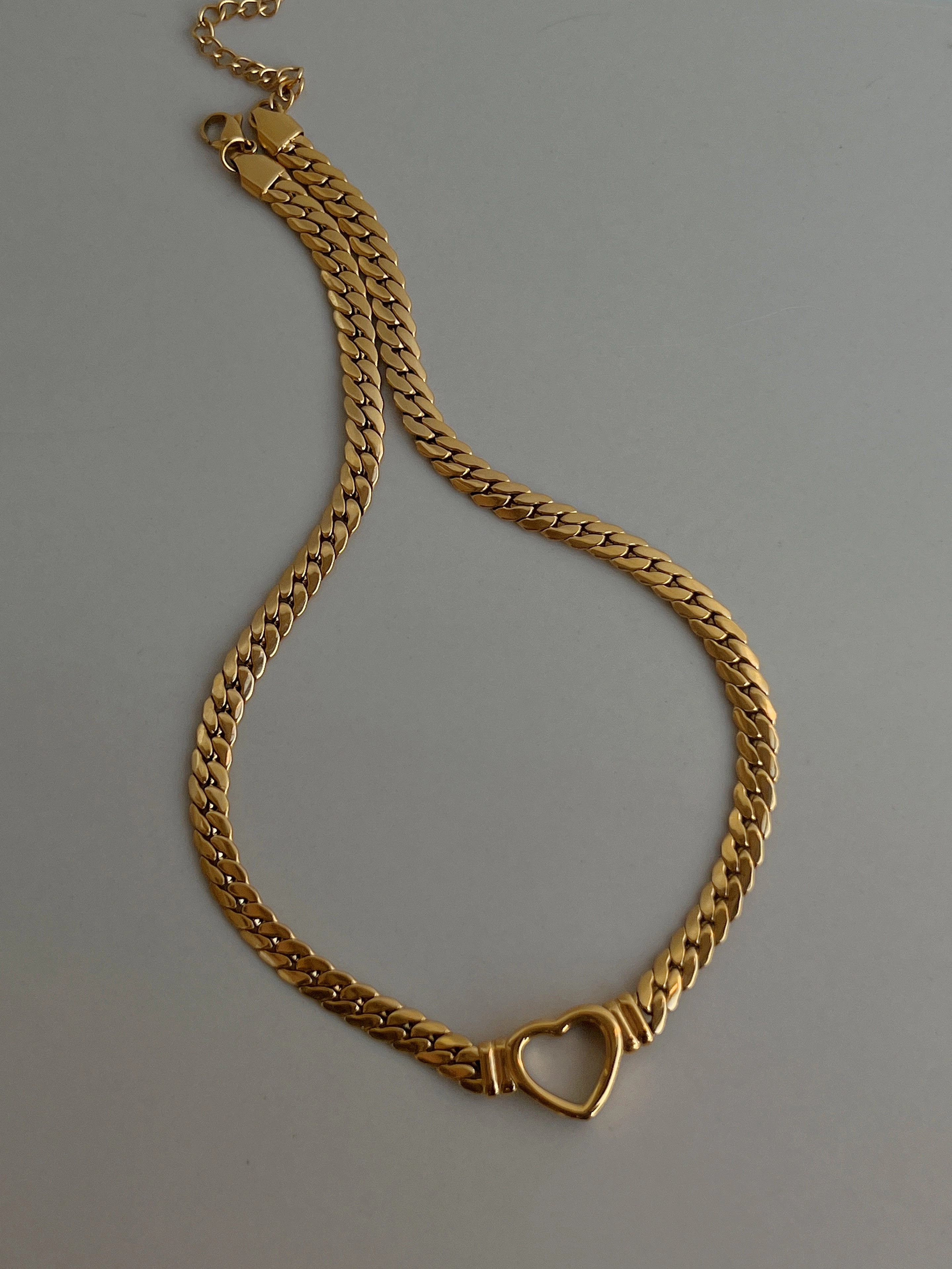 Luxury piece Lydia Curb Chain Heart Necklace 18K Gold/Silver
