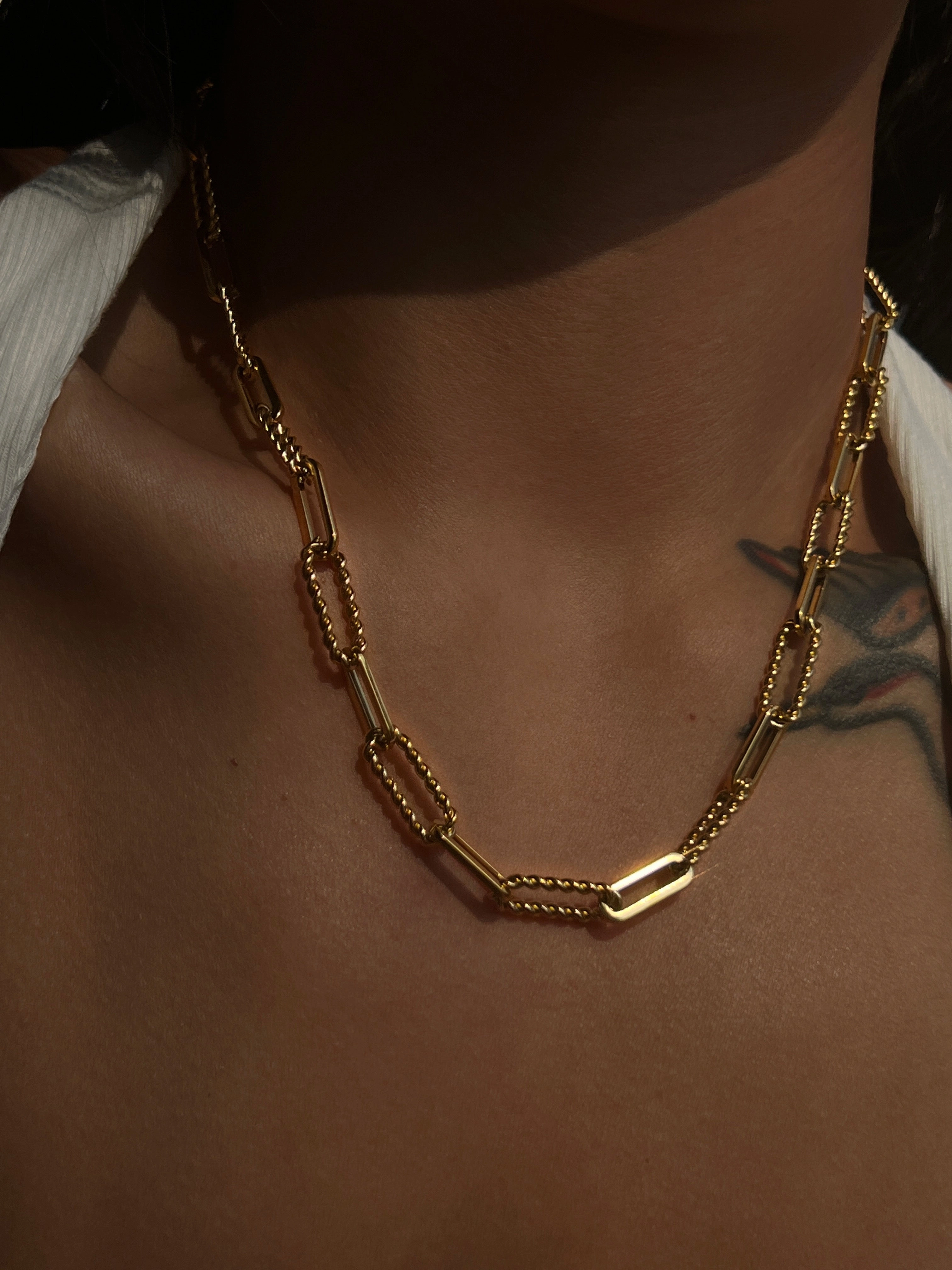 Artful Touch Claudia Bold Paper Clip Necklace 18K Gold