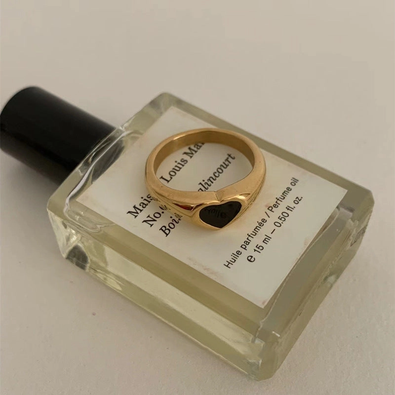 Branded Object Heart Enamel Signet Ring 18K Black & White Retro Signet Ring