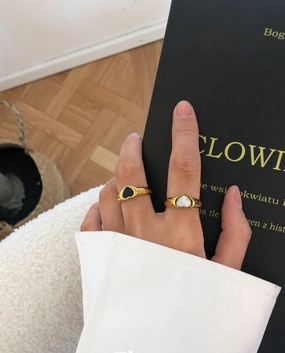 Heart Enamel Signet Ring 18K Black & White Retro Signet Ring Glamorous Ornament