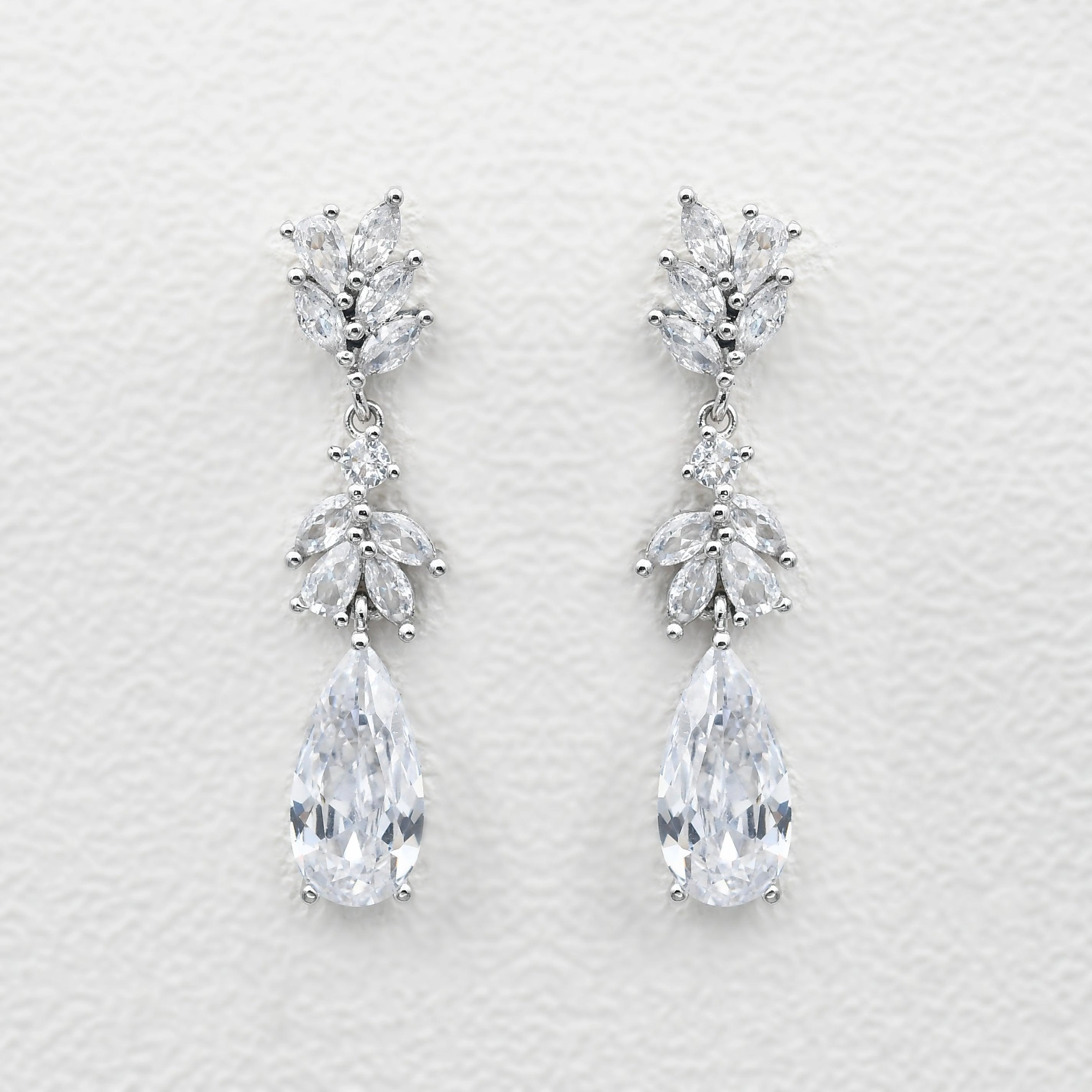 Shiny Must-Have elegant design Felicegals Stimulated Diamond Floral Drop Earrings
