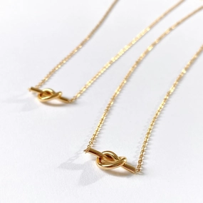 Lively Accent Fiore Horizontal Knot Necklace