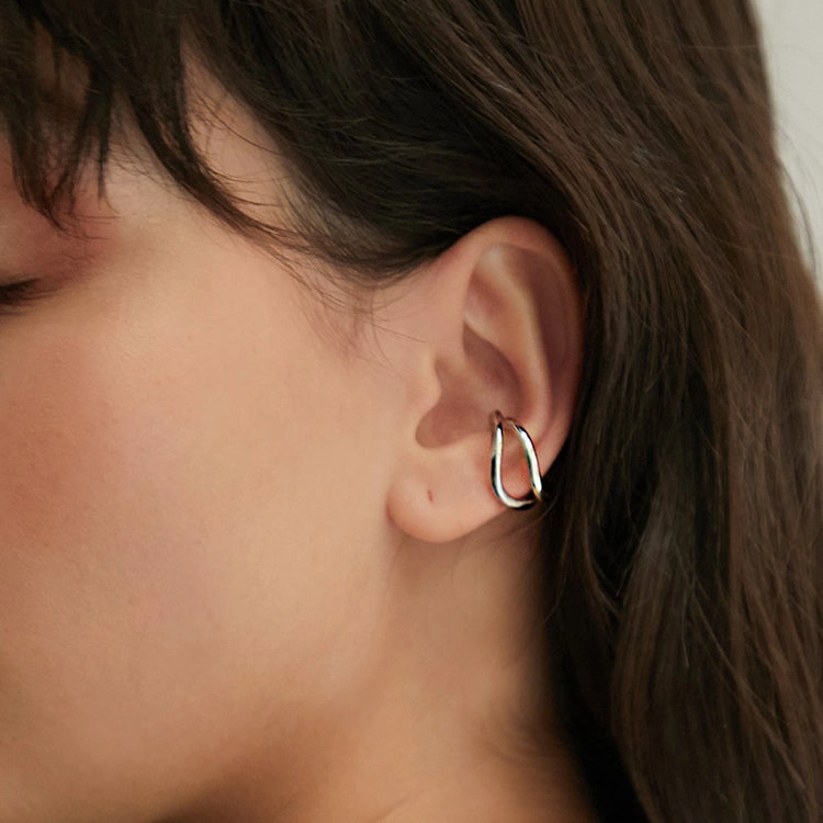 Winter Item Glittering Accent Giorgia Minimalist Ear Cuff