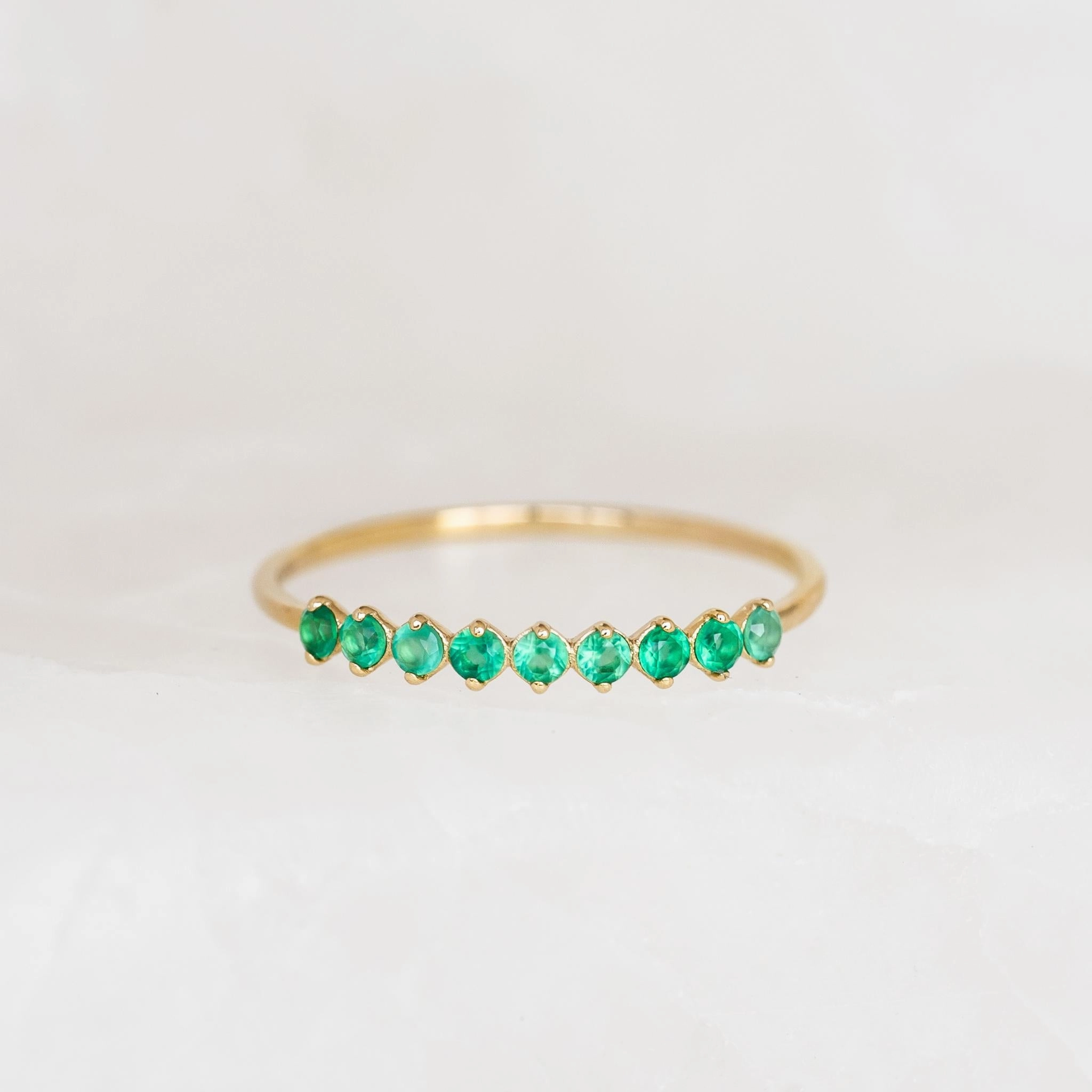 Everyday Touch Work Outfit May Birthstone Ring 14k Gold - Green Chalcedony