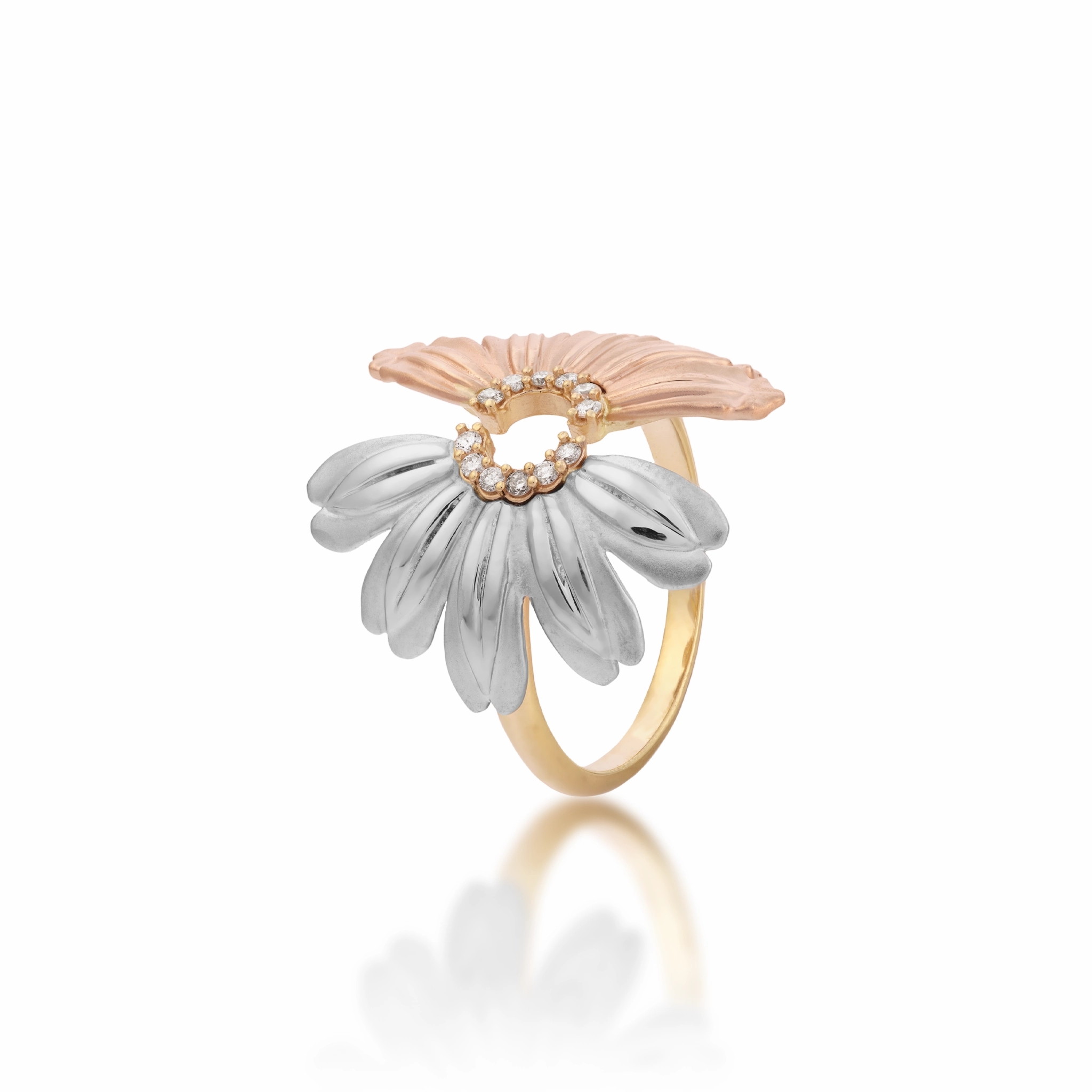 Chic Element Contemporary Look Beach & Mountain Naupaka Ring in Tri Color Gold with Diamonds
